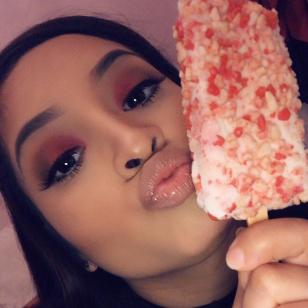 Meet your Posher, Adriana